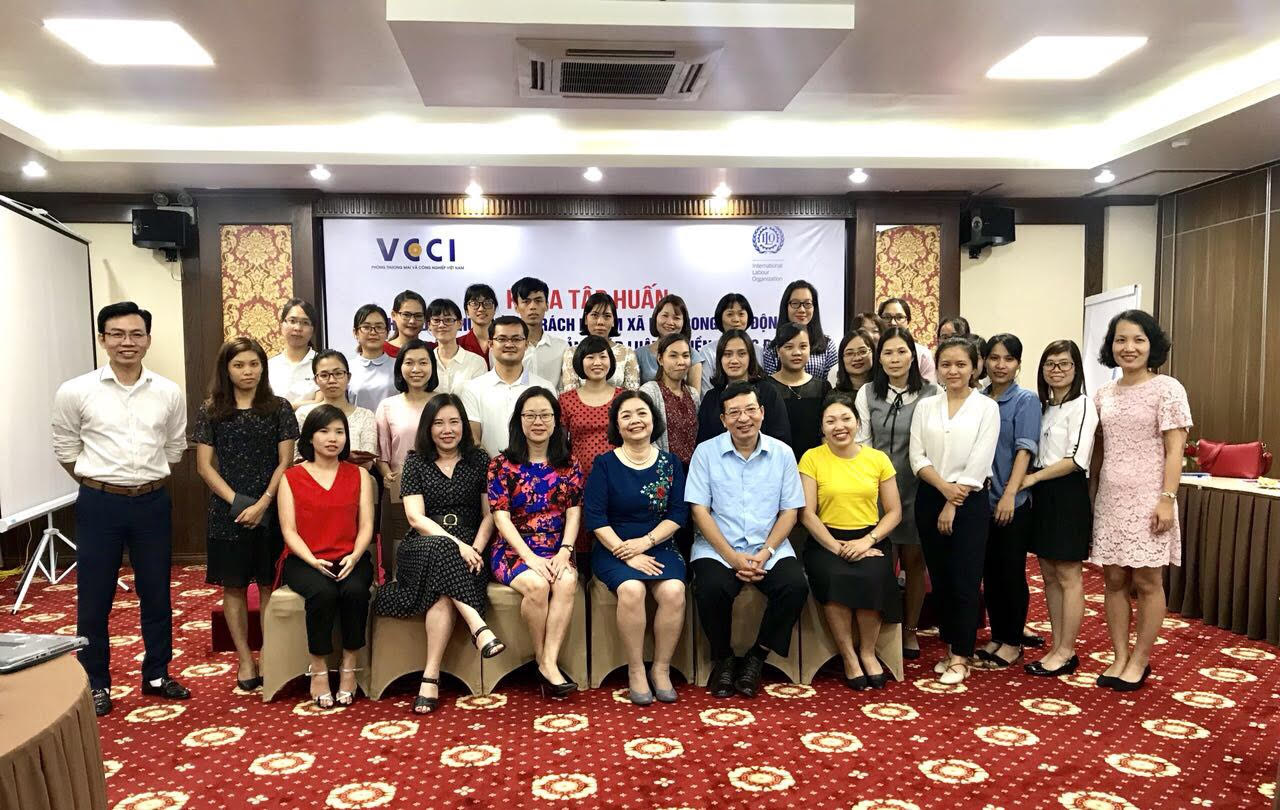 Training on the role of social responsibility practices in the competitiveness of electronic businesses in the context of integration